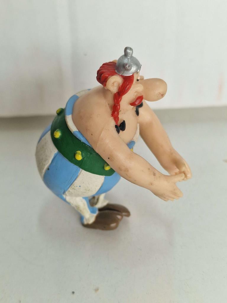 Figura PVC: Obelix agachado