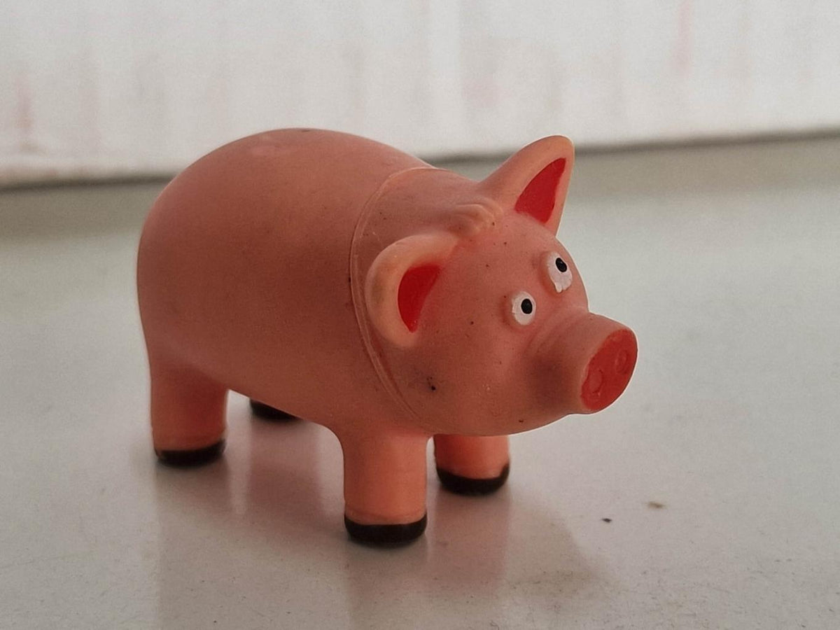 Figura PVC: cerdito de 4 cm de altura