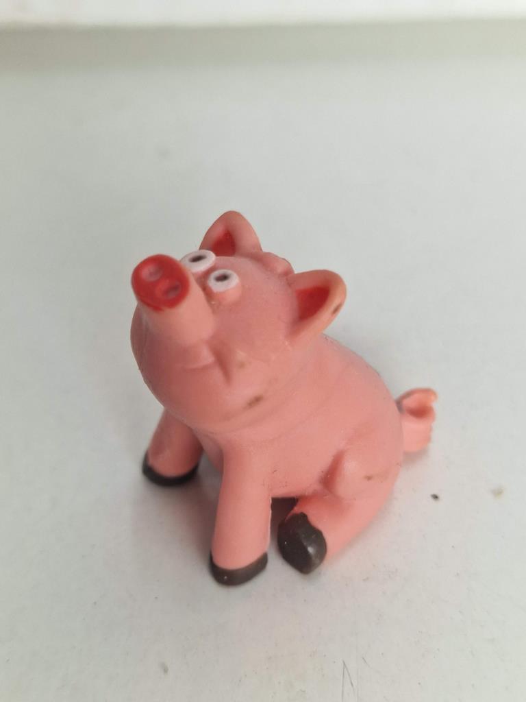 Figura PVC: cerdito sentado