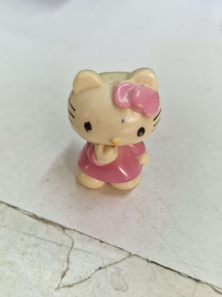 Figura PVC: Hello Kitty con alitas, de los huevos tipo Kinder Sanrio