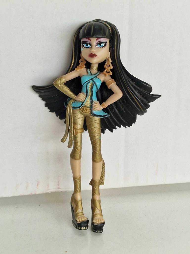 Figura PVC: Cleo de Nile muñeca de las Monster High (Le falta la base de los pies)