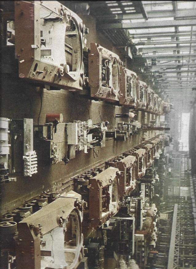 LAMINA 38504: Fabrica de tanques