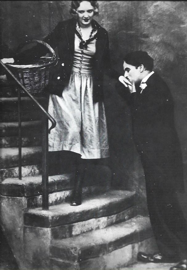 LAMINA 38181: Charles Chaplin en Luces de la ciudad