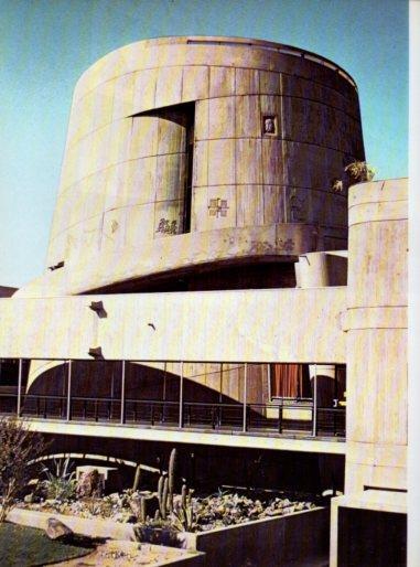 LAMINA V48052: Edificio de las Naciones Unidas en Vitacura por Emilio Duhart
