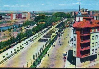 POSTAL PV12498: Avenida de la Facultad, Leon