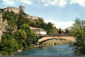 POSTAL PV12981: Lourdes. The old Castle and the St. Michel Bridge