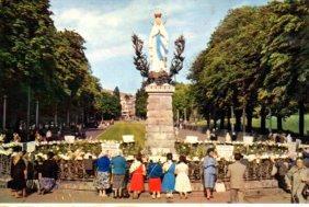 POSTAL PV12982: Lourdes. The Crown Virgin