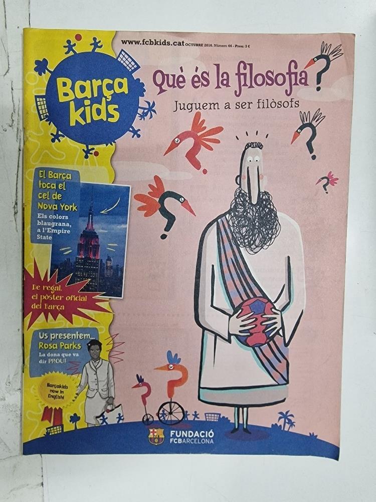 Revista Barça Kids num 44, octubre 2016 - Què es la filosofia? juguem a ser filòsofs. Poster central con la plantica del primer equipo 2016-2017