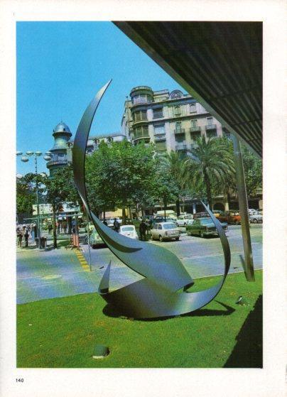 LAMINA V48903: Escultura metàl·lica a Barcelona