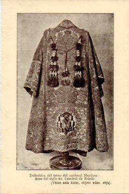LAMINA V48770: Dalmatica del terno del Cardenal Mendoza siglo XV