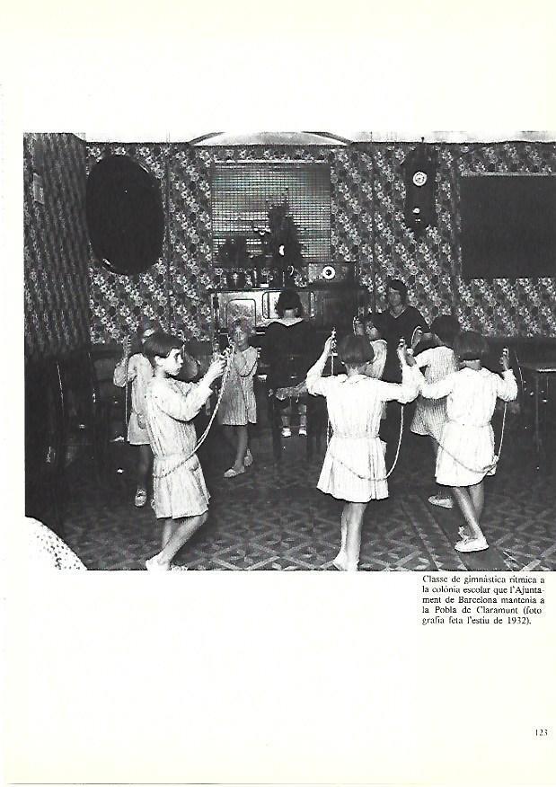 LAMINA 38904: Clase de gimnasia en Barcelona. 1932
