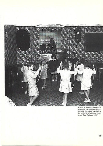 LAMINA 38904: Clase de gimnasia en Barcelona. 1932