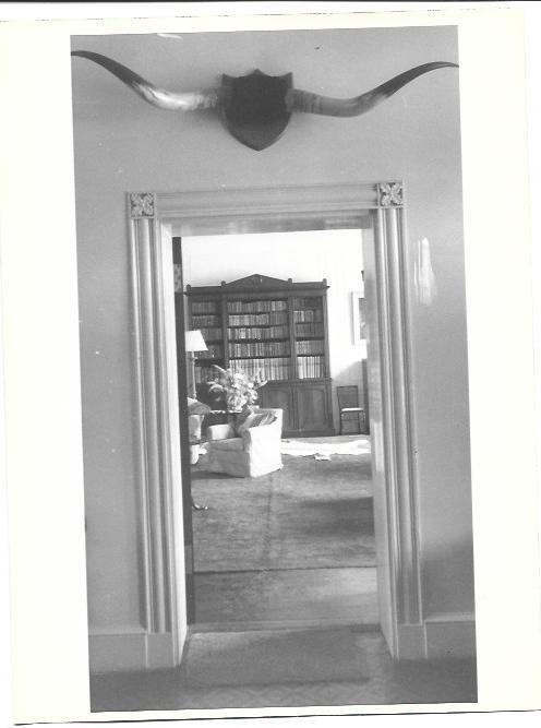 VARIOS 6819: Puerta a la biblioteca de Lucan House