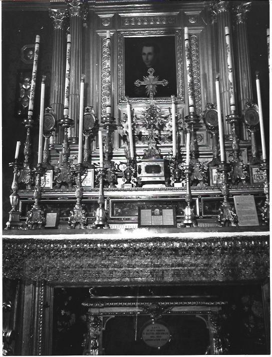 VARIOS 6939: Altar a santo