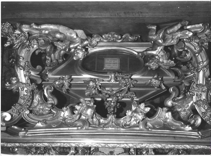 VARIOS 6934: Detalle de tumba en iglesia