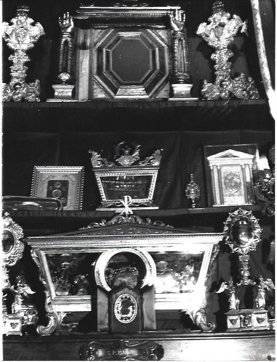 VARIOS 6900: Sagrario y custodias