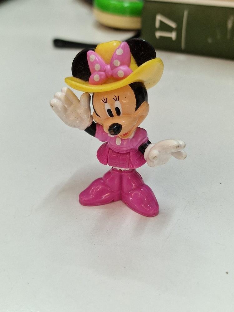 Figura de pvc/plástico: Minnie Mouse con vestido rosa