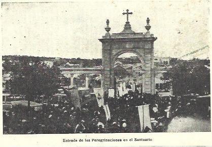 LAMINA 39199: Entrada al Santuario de Fatima