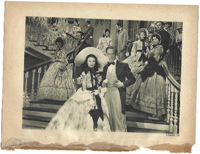 LAMINA 39369: Leslie Howard y Vivien Leigh en Lo que el viento se llevo