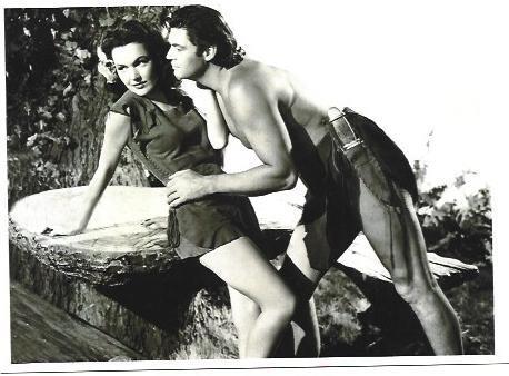 POSTAL A6567: Tarzan besando a Jane