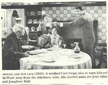 LAMINA 39761: Escena de Arsenic and old lace con Cary Grant