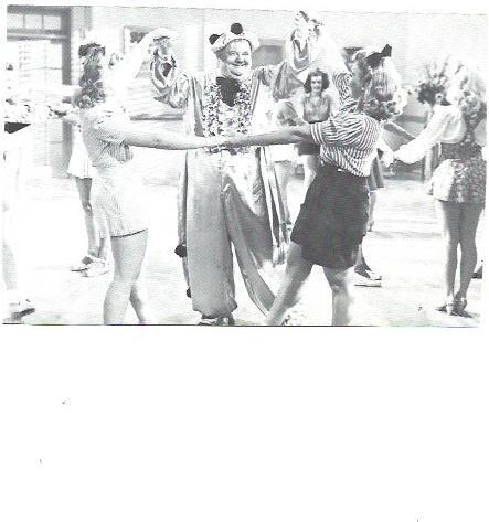 LAMINA 39693: Hardy con bailarinas