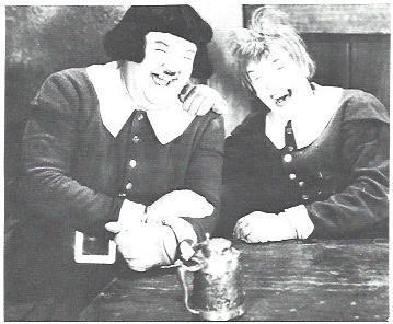 LAMINA 39850: Oliver y Hardy riendo