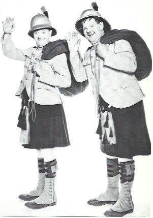 LAMINA 39859: Oliver y Hardy como escoceses
