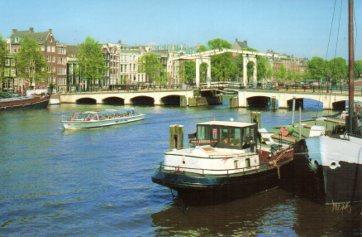 POSTAL PV13261: The wooden draw-bridge Magere Brug, Amsterdam