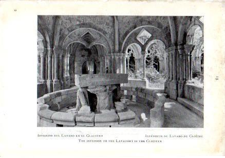 LAMINA V49588: Monasterio de Monasterio de Poblet. Interior del Lavabo en el Claustro