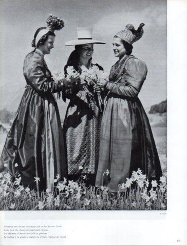 LAMINA V50158: Austria. Mujeres con traje regional de Ausee