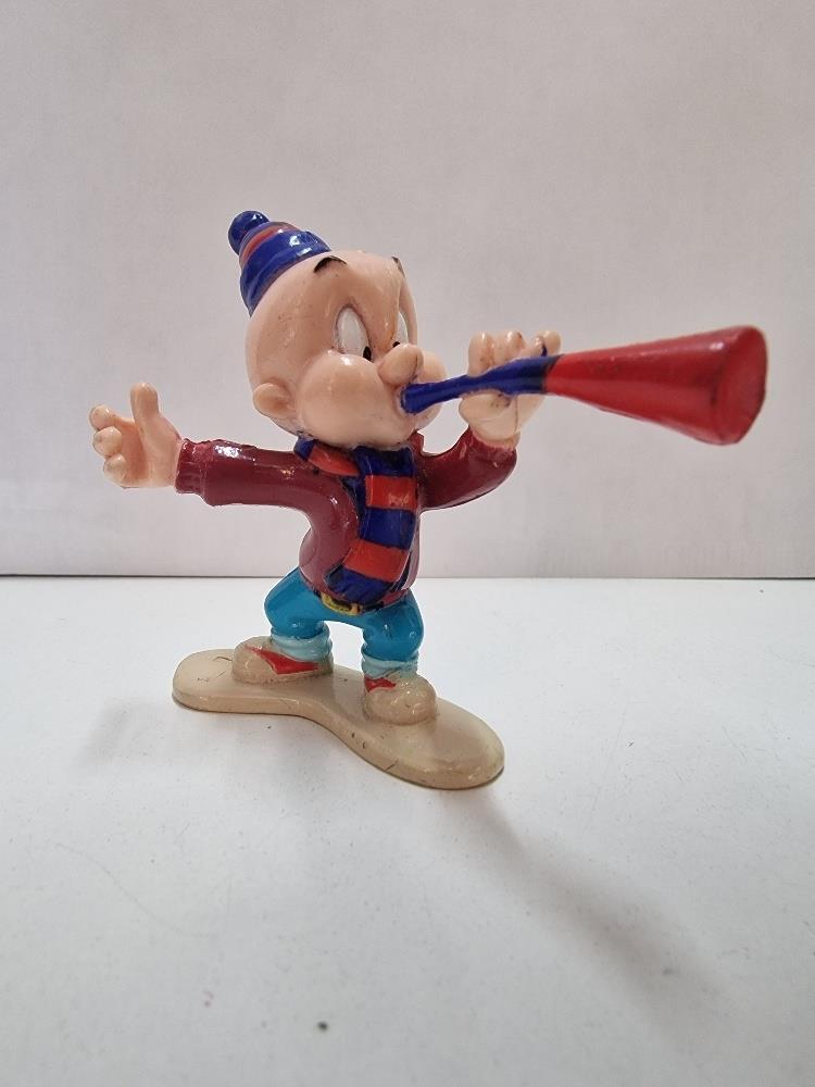 Figura Pvc: Elmer Fudd de los Looney Tunes vestido de aficionado del F.C. Barcelona