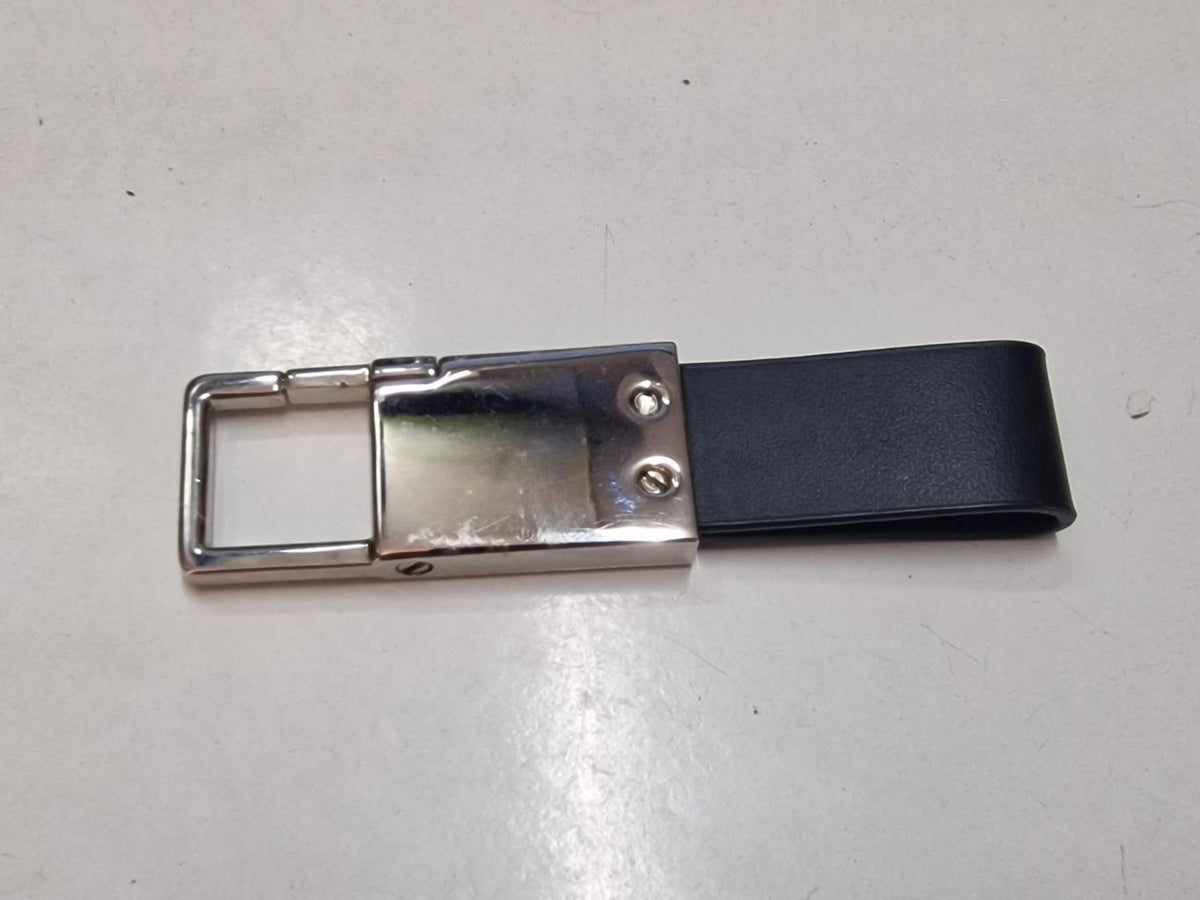 Llavero: para ponerlo por ejemplo en el pantalón o falda