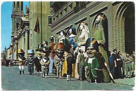 POSTAL A6847:  Gigantes y cabezudos en Zaragoza