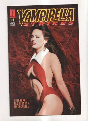 Harris Comics: Vampirella Strikes numero 01 