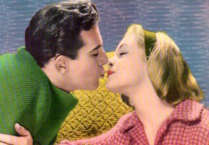 POSTAL PV13332: Hombre y mujer besandose