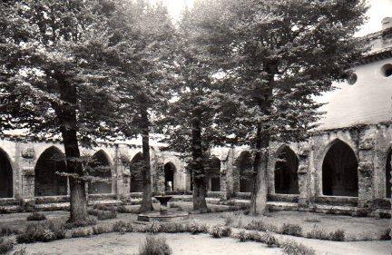 POSTAL PV13298: Monasterio de Piedra. Patio del Surtidor
