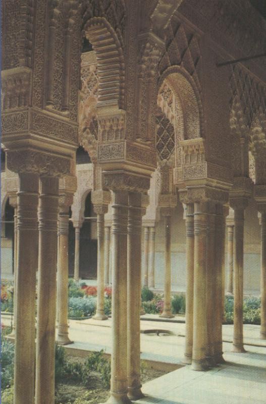 Postal 4964 : Bosque de columnas en el patio de los leones en la Alhambra de Granada