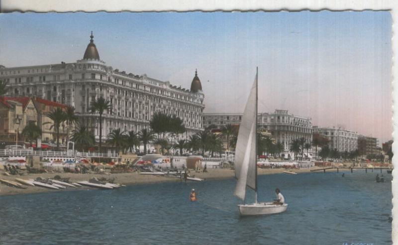 Postal 5449 : La Plage et les Hotels de Cannes