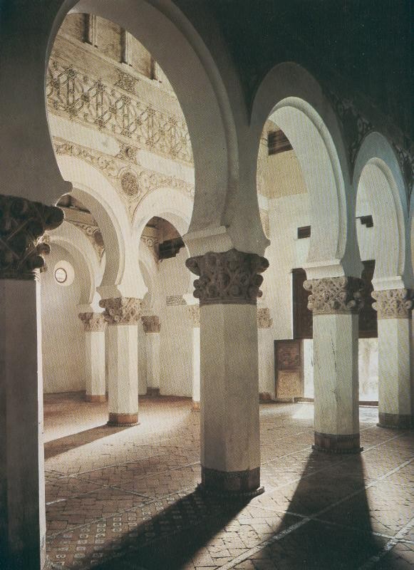 Interior de Santa Maria La Blanca, Toledo