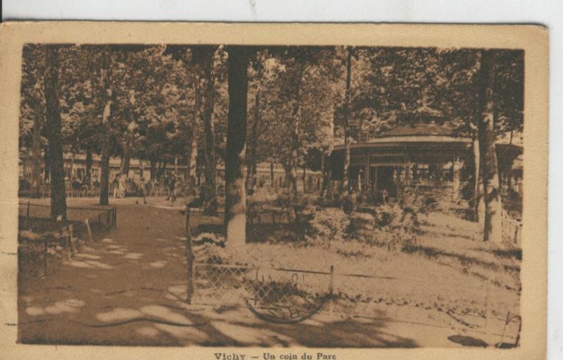 Postal 008608: Vichy, un coin du parc