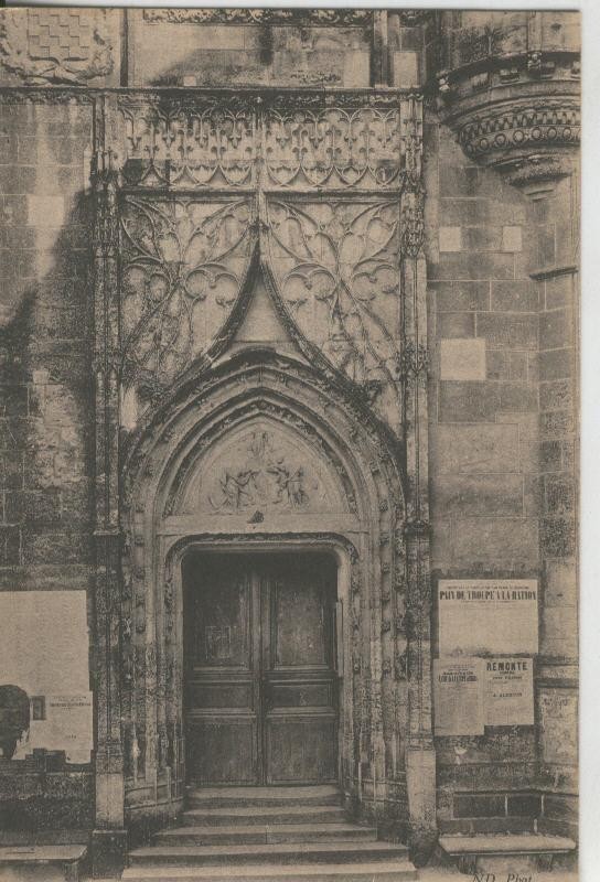 Postal 009049: Dreux, Porte de l,Hotel de ville