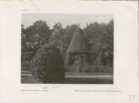Jardines ingleses lamina 34: Thatched Pagoda at Ford Castle, Northumberland