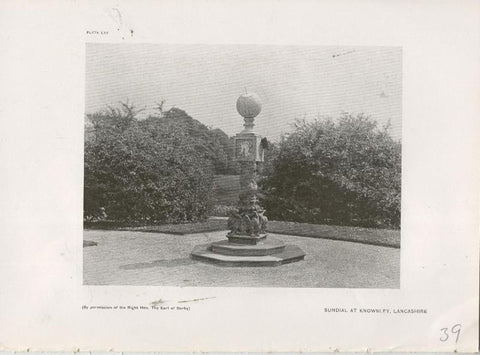 Jardines ingleses lamina 39: Sundial at Knowsley, Lancashire