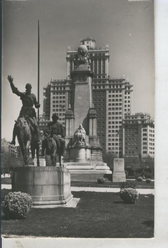 Postal 010866: Monumento a Cervantes y Edificio España en Madrid