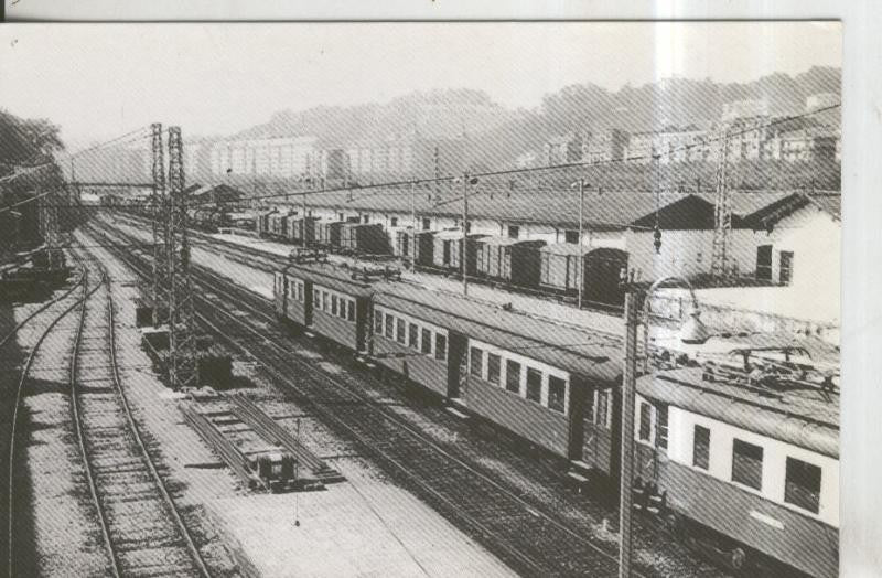 Postal 010964: Unidades de tren series 301/338 y 339/379 en estacion San Sebastian en 1965