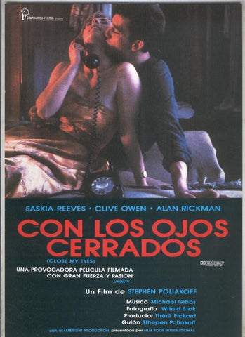 Caratula cine: Con los ojos cerrados (Saskia Reeves-Clive Owen)