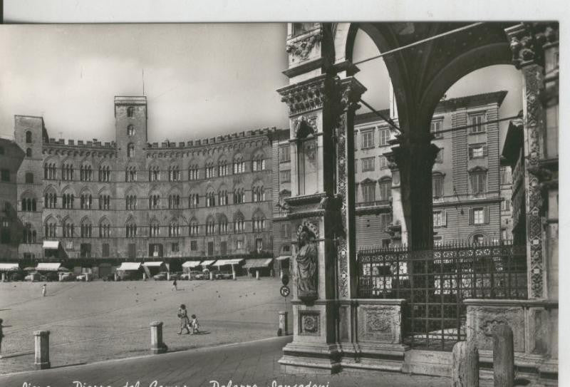 Postal 008899: Place du campo, palais Sansedoni en Siena