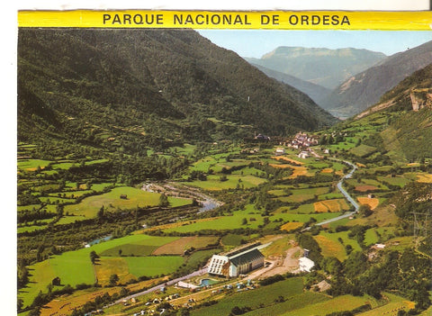 Postal 038227 : Parque Nacional de Ordesa. Torla (Huesca - Pirineo Aragones). Camping de Ordesa Hotel Ordesa al fondo Torla