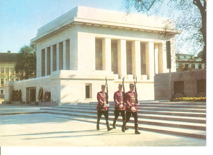 Postal 044817 : Sofia. Le mausolee de Georges Dimitrov